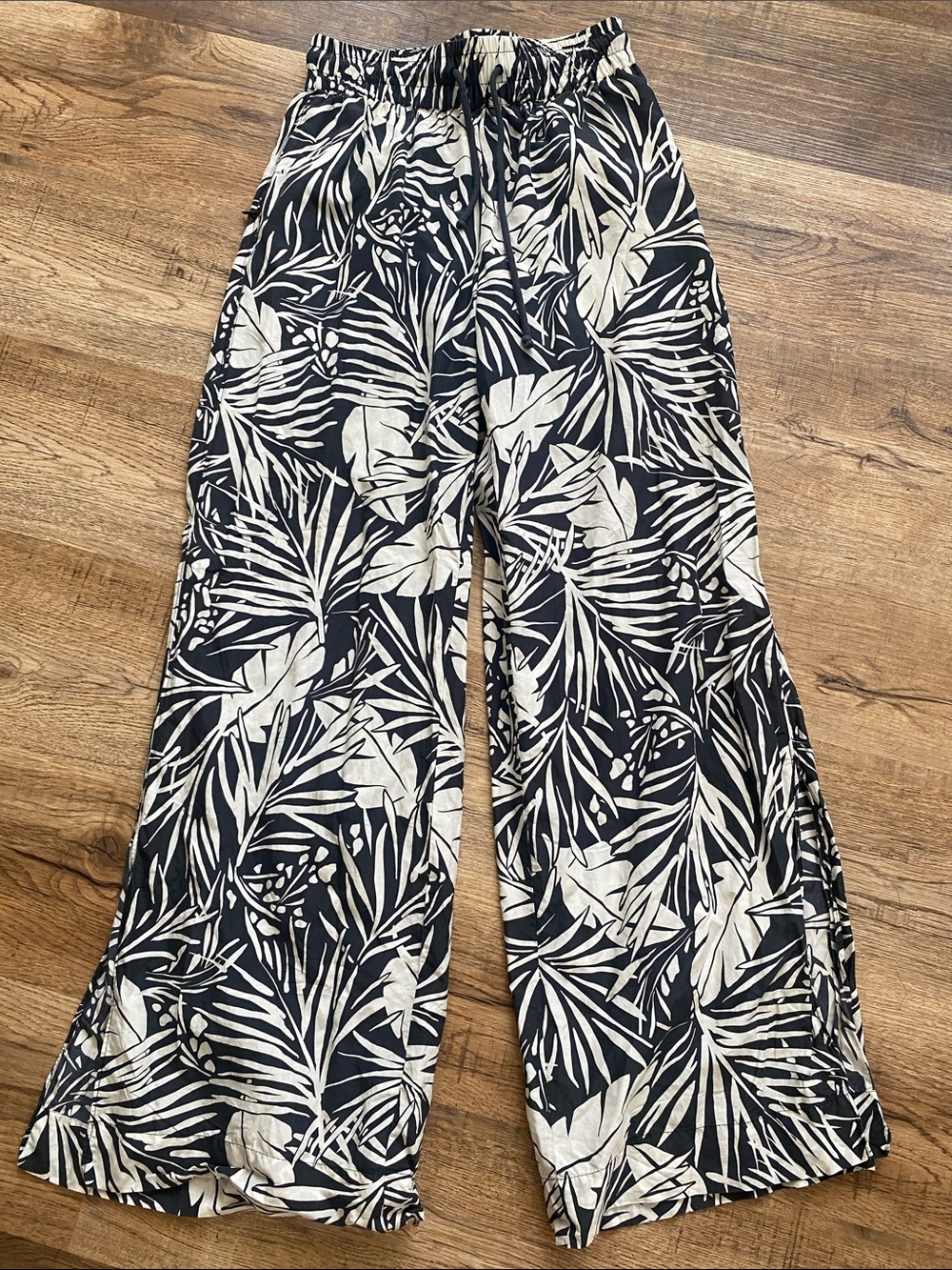 FRAME
Palm-Printed Drawstring Lounge Pants Womens Medium